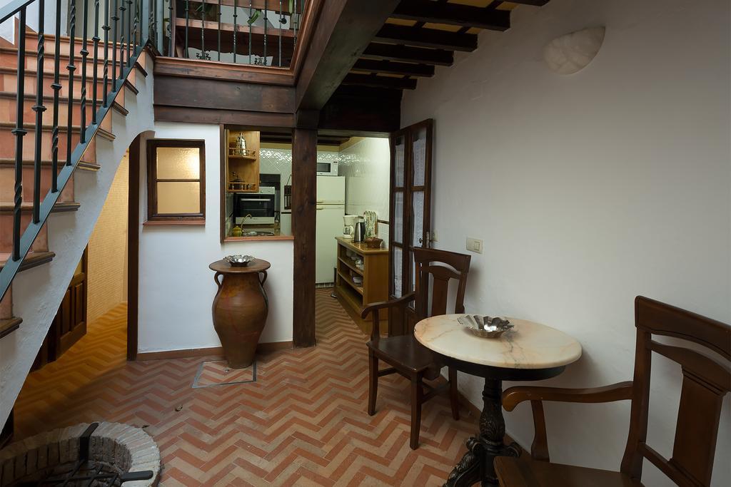 Holi-Rent Historic House Next To The Alcazar Lejlighed Sevilla Eksteriør billede