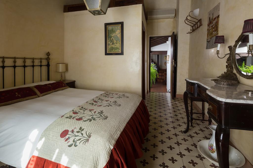 Holi-Rent Historic House Next To The Alcazar Lejlighed Sevilla Eksteriør billede